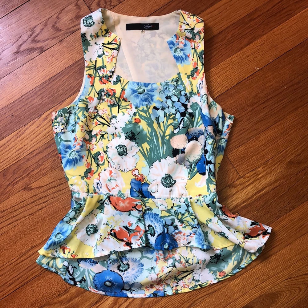 Floral Top NWOT